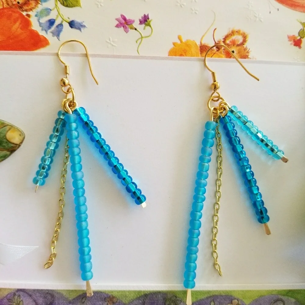 J & R Gems & Jewelry! three shades